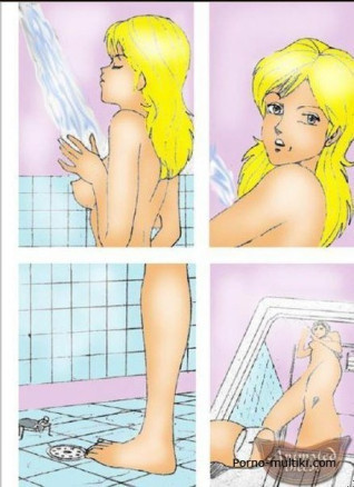 Шпионит за мамой